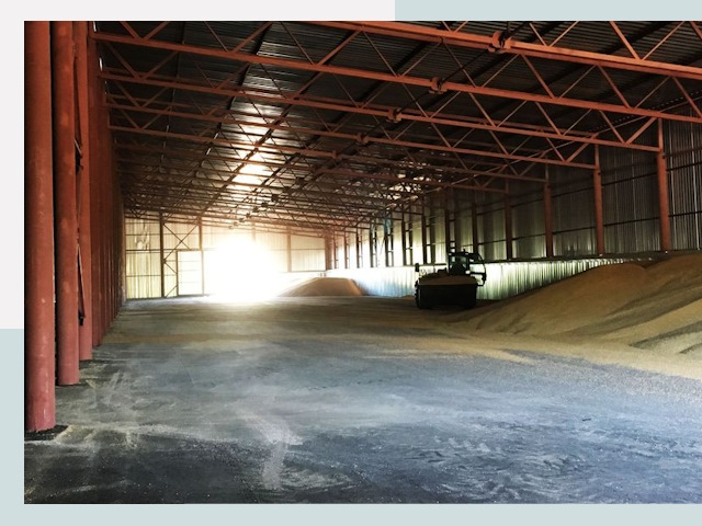 Строительство зернохранилищ в Старой Руссе