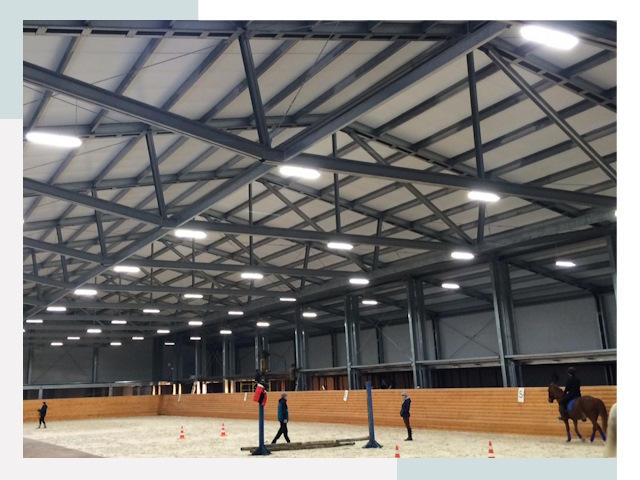 Строительство конных манежей от 611 руб в Старая Русса