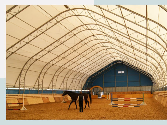 Строительство конных манежей в Старой Руссе